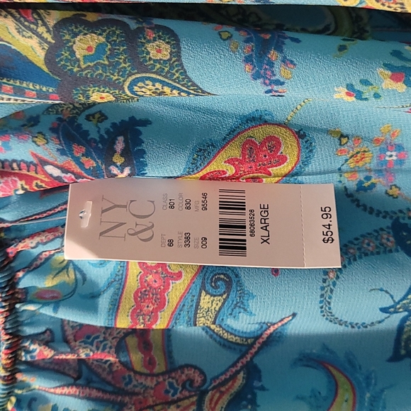 New York and Company Sweet Pea collection Xl Paisley Scoop Neck Blouse - Picture 4 of 7